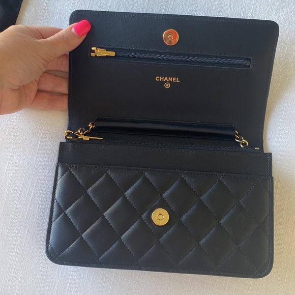CHANEL WALLET ON CHAIN - Picture 11 of 13